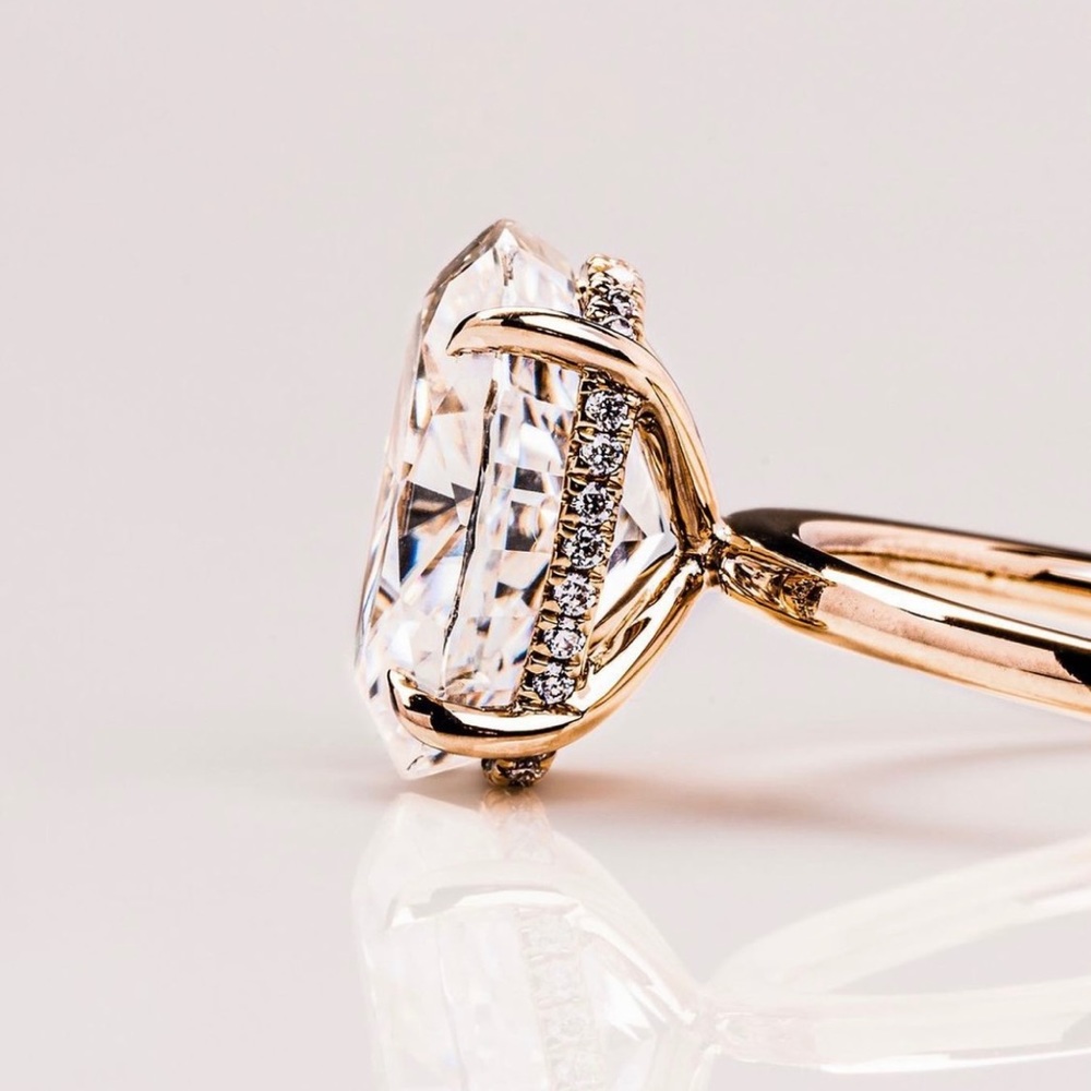 3.5 Carat Oval Engagement Ring (Moissanite)